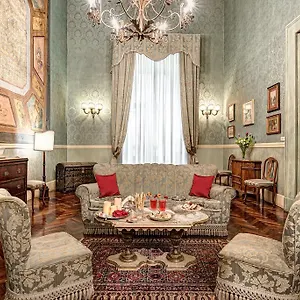 https://tribunali-luxury-suite.hotels-amalfi.com